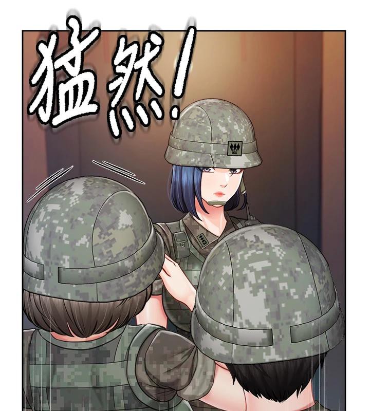 報告女班長:一根突起第29話-訓練中發情的女兵們