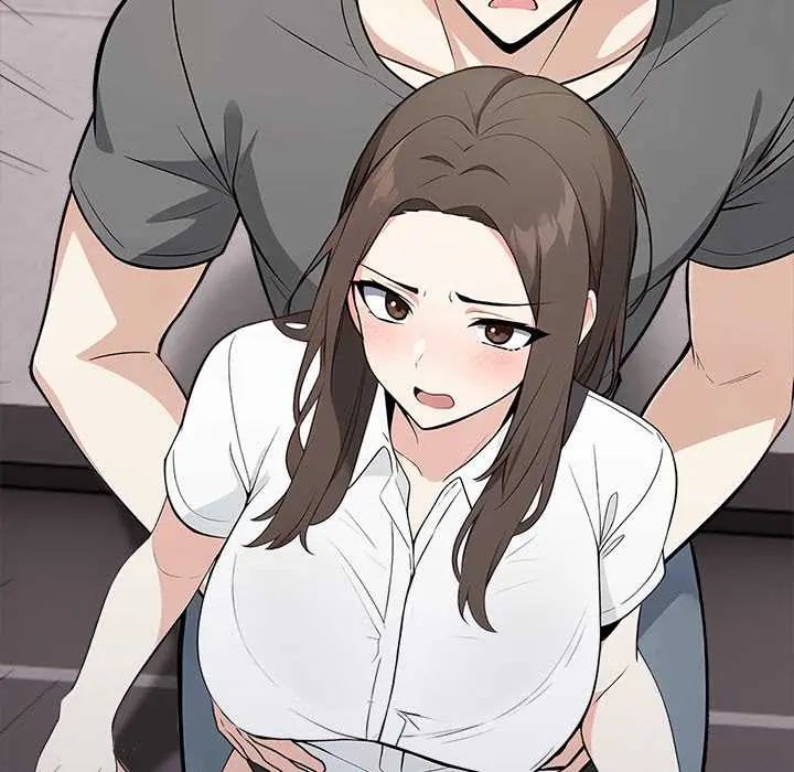 與爸爸的情婦共處一室第6話